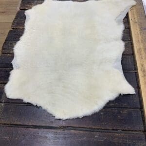 Luxurious Soft and White Sheepskin Rug, Shelf 7T 14