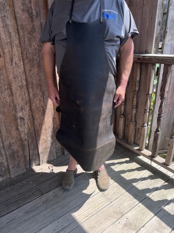 Straps Adjusted Thirty Eight Inches Long Leather Apron