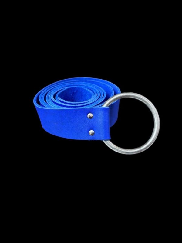 ESWF2791 Blue leather belt with metal ring.