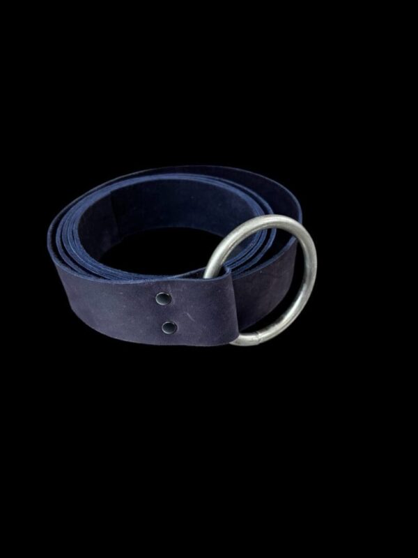 WBFM7106 Blue leather belt with silver ring buckle.