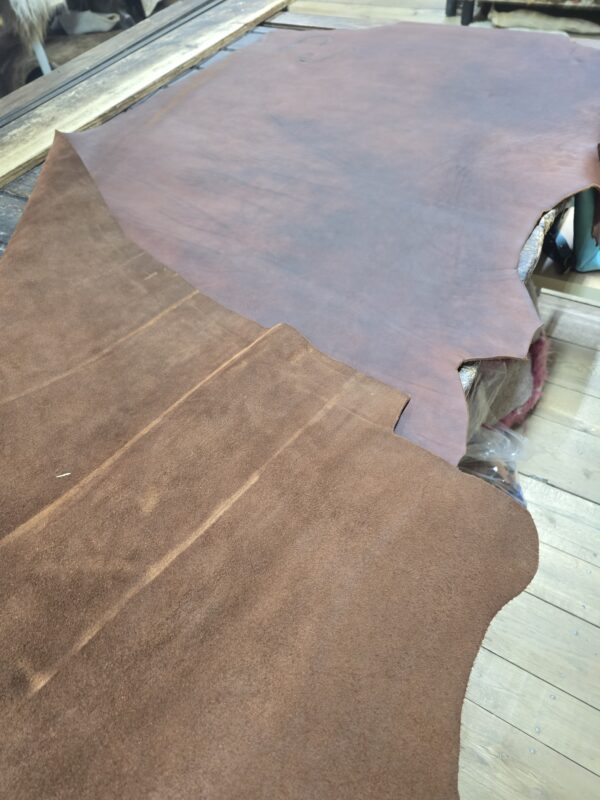 Oil Tan Cowhide Dk. Mahogany 4/5 oz. 02-61